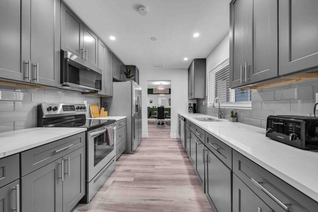 Sweet Escape 5 Br/2Ba Min From Airport And Beach Форт Лодърдейл Екстериор снимка